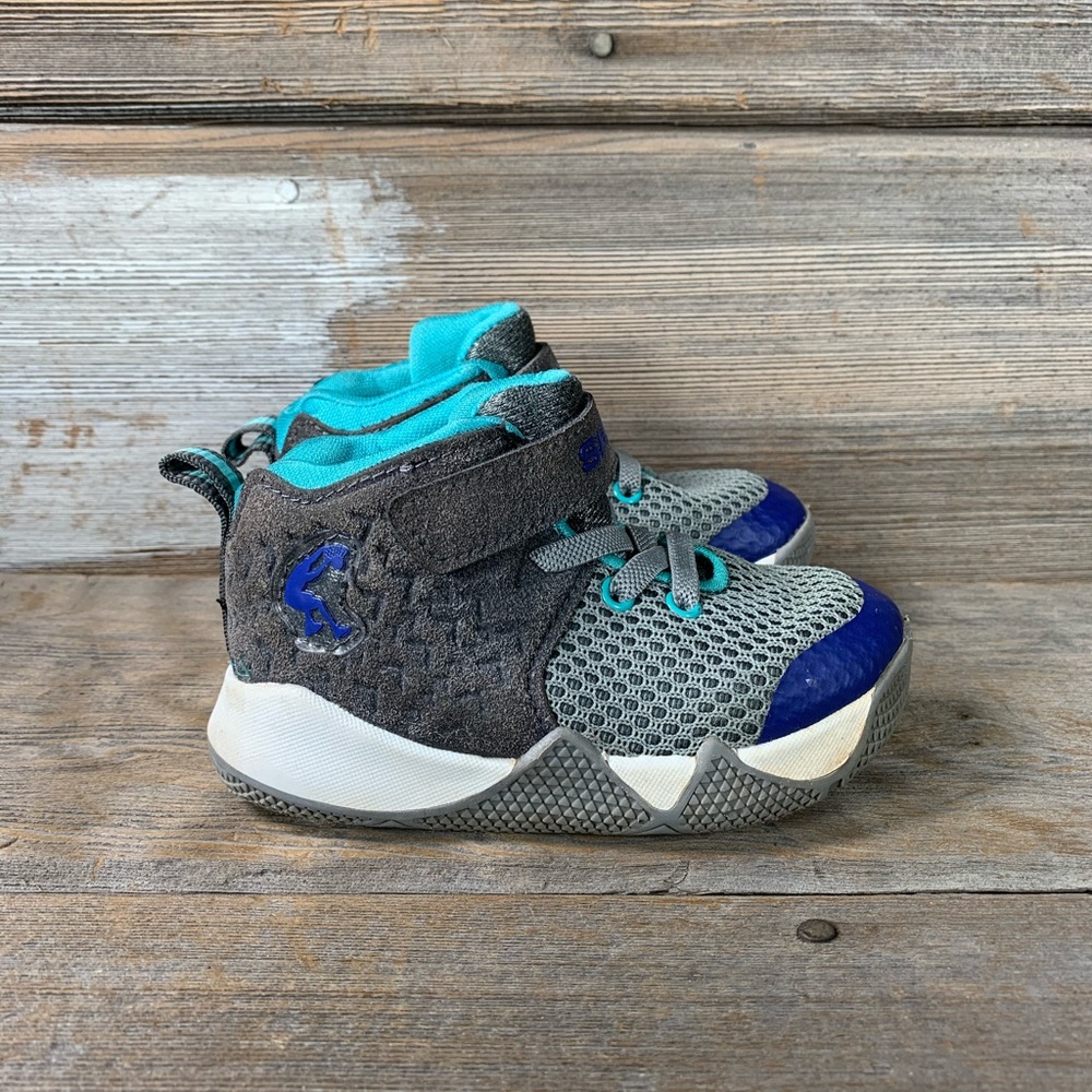 Shaq Velcro Youth Size 7
